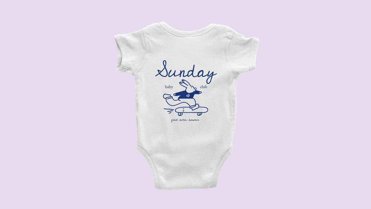 Body bébé blanc Sunday Baby Club avec lapin sur skateboard
