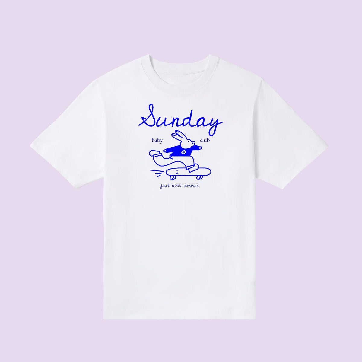 T-shirt blanc Sunday Baby Club au lapin sur skateboard bleu – cadeaux papa
