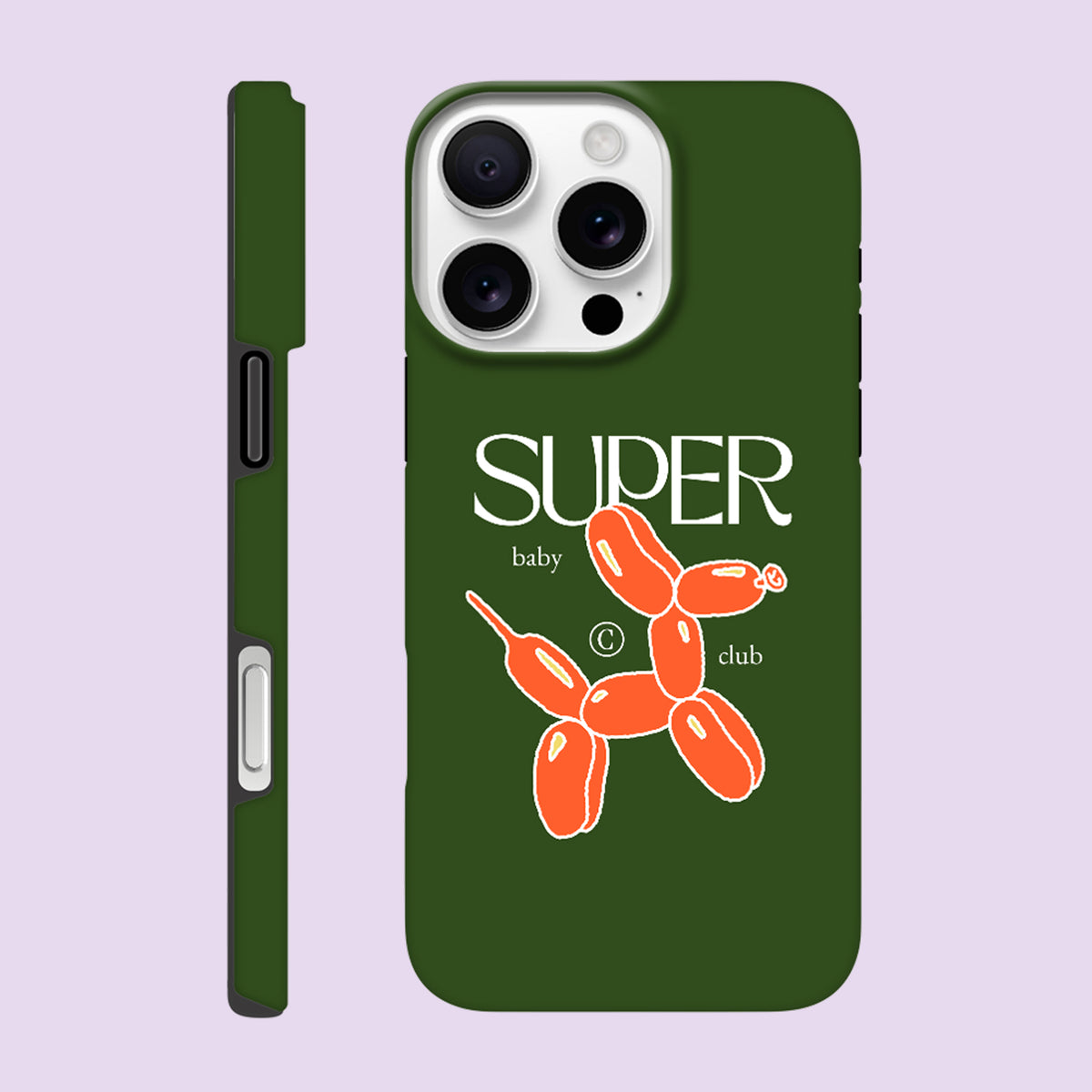 Coque iPhone verte Super Baby Club illustrée d'un chien ballon orange – cadeau jeunes parents