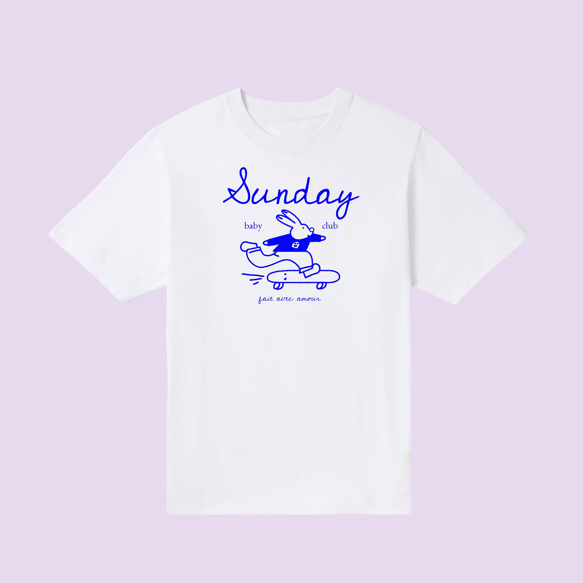 T-shirt enfant blanc Sunday Baby Club au lapin sur skateboard bleu – cadeau enfant aîné