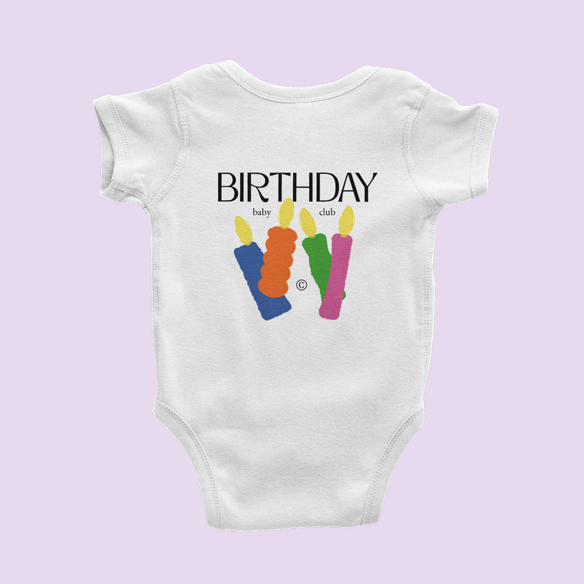 Body bébé blanc « Birthday » Baby Club illustré de bougies colorées – cadeau naissance